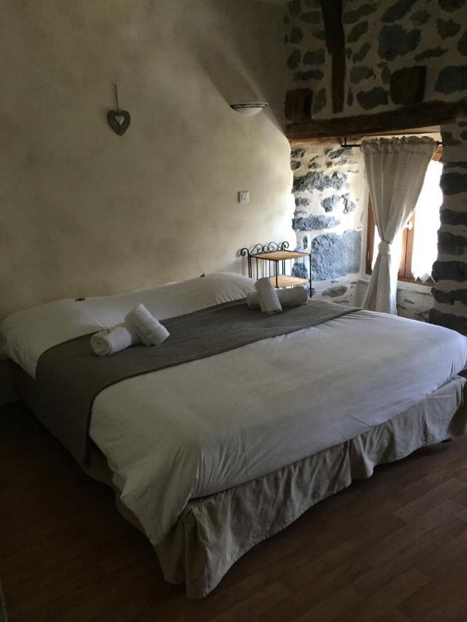 Auberge Les Fontilles Coltines Exteriör bild